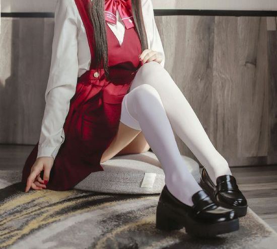 保险女王和他的商机机密