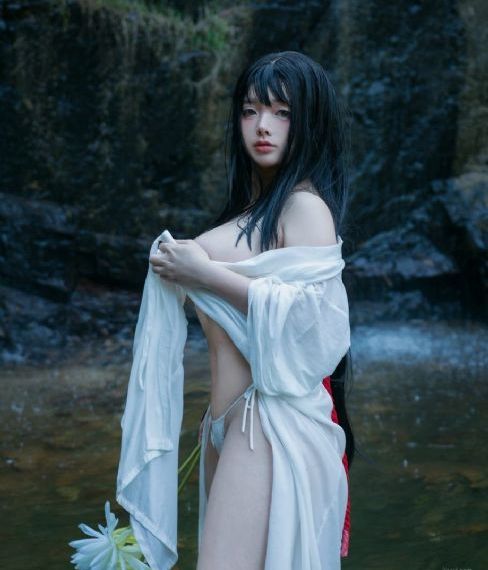 翁工允她的花蒂